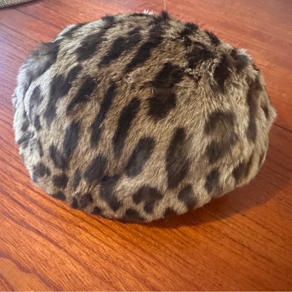 Vintage Leopard print fur half hat with fascinator